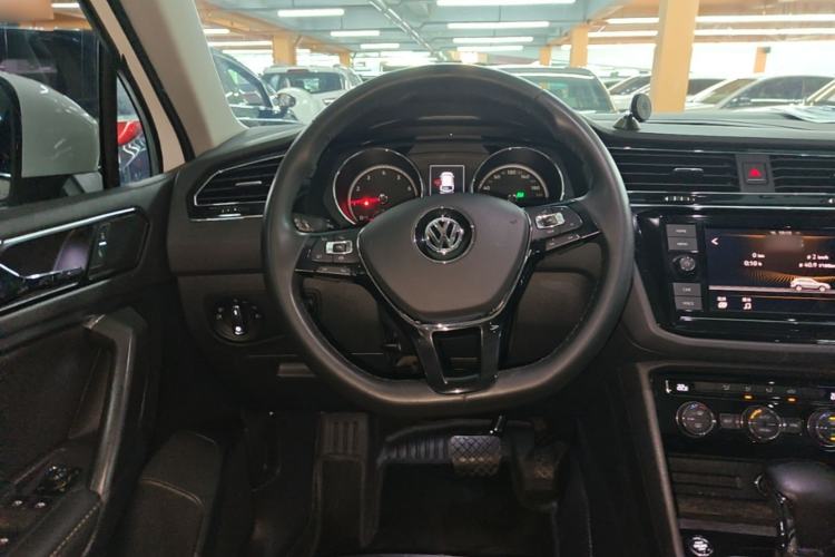 Used Volkswagen Tiguan L 2019 330TSI Automatic Two-Wheel Drive Panoramic Comfort Edition China V Standard Steering Wheel
