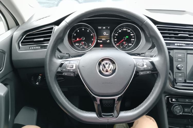 Used Volkswagen Tiguan L 2019 330TSI Automatic Two-Wheel Drive Panoramic Comfort Edition China VI Standard Steering Wheel