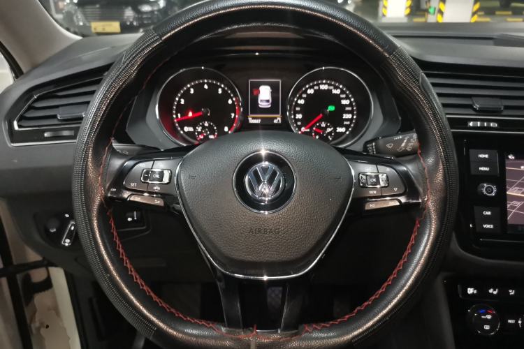 Used Volkswagen Tiguan L 2019 330TSI Automatic Two-Wheel Drive Smart Luxury Version China VI Standard Steering Wheel