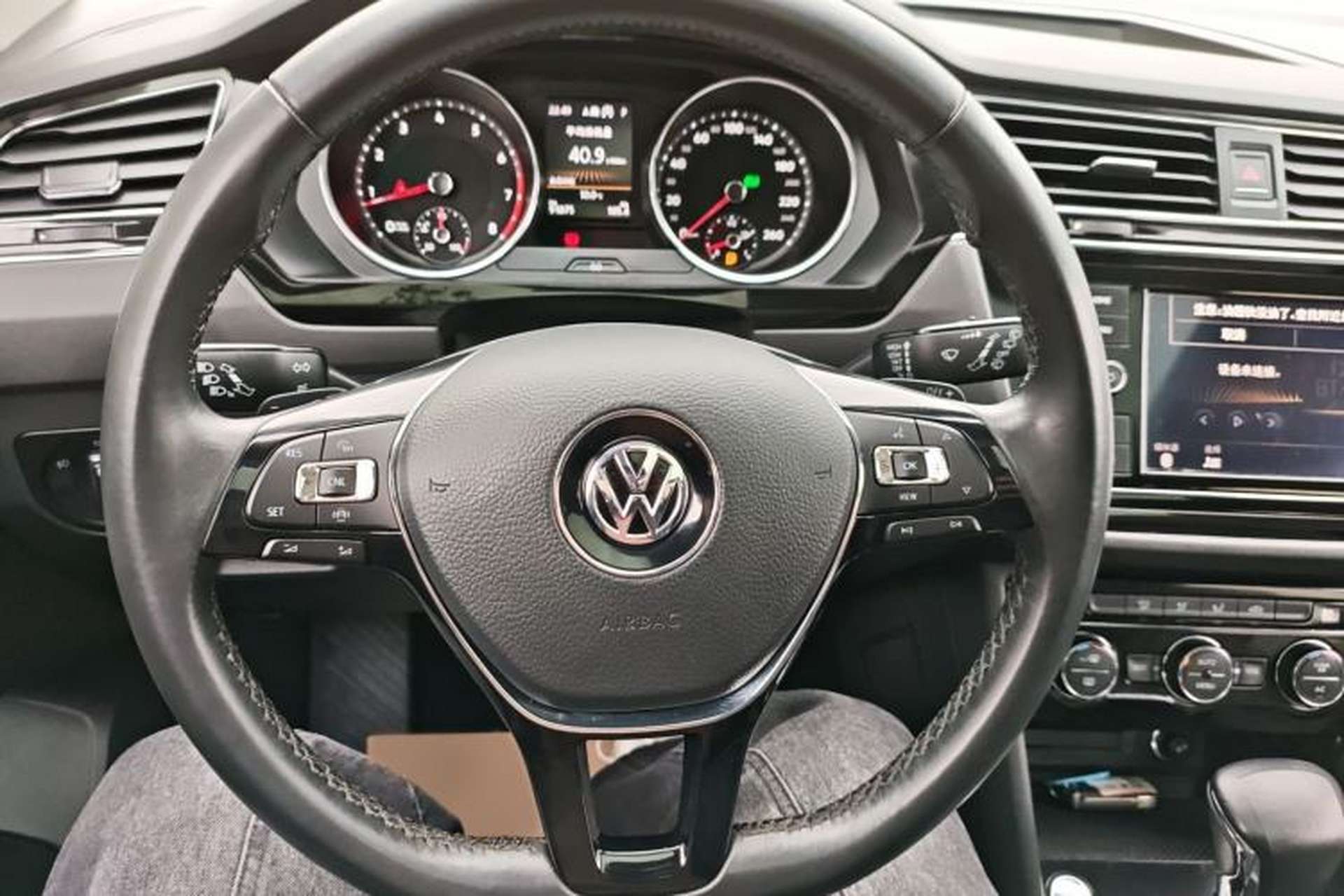 Used Volkswagen Tiguan L 2019 330TSI Automatic Two-Wheel Drive Panoramic Comfort Edition China VI Standard Steering Wheel