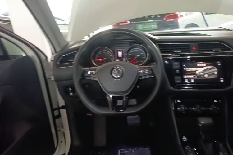Used Volkswagen Tiguan L 2019 330TSI Automatic Two-Wheel Drive Panoramic Comfort Edition China VI Standard Steering Wheel