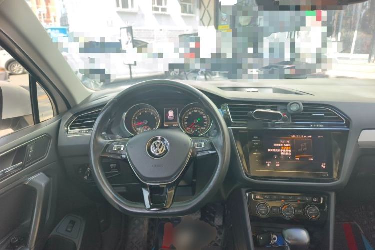 Used Volkswagen Tiguan L 2019 Revised 330TSI Automatic Two-Wheel Drive Smart & Luxury Edition China VI Standard Steering Wheel