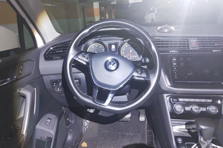 Used Volkswagen Tiguan L 2019 330TSI Automatic Two-Wheel Drive Smart Luxury Version China VI Standard Steering Wheel