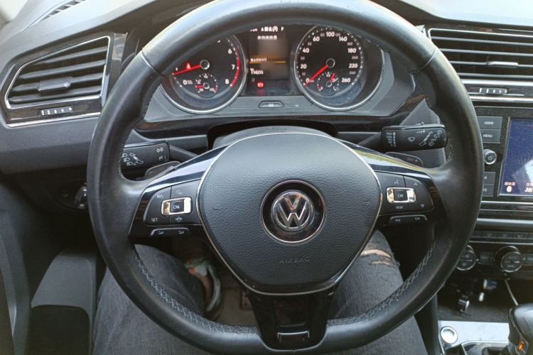 Used Volkswagen Tiguan L 2019 330TSI Automatic Two-Wheel Drive Panoramic Comfort Edition China V Standard Steering Wheel
