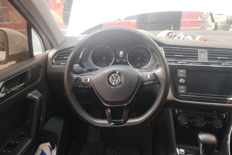 Used Volkswagen Tiguan L 2019 330TSI Automatic Two-Wheel Drive Panoramic Comfort Edition China V Standard Steering Wheel