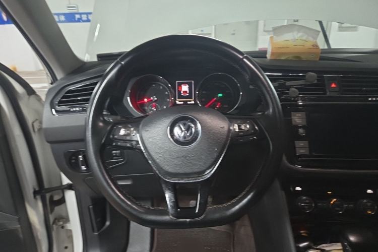 Used Volkswagen Tiguan L 2019 330TSI Automatic Two-Wheel Drive Panoramic Comfort Edition China VI Standard Steering Wheel