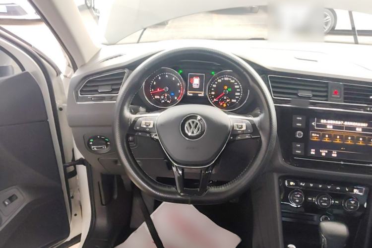 Used Volkswagen Tiguan L 2019 330TSI Automatic Two-Wheel Drive Smart Luxury Version China V Emission Standard Steering Wheel