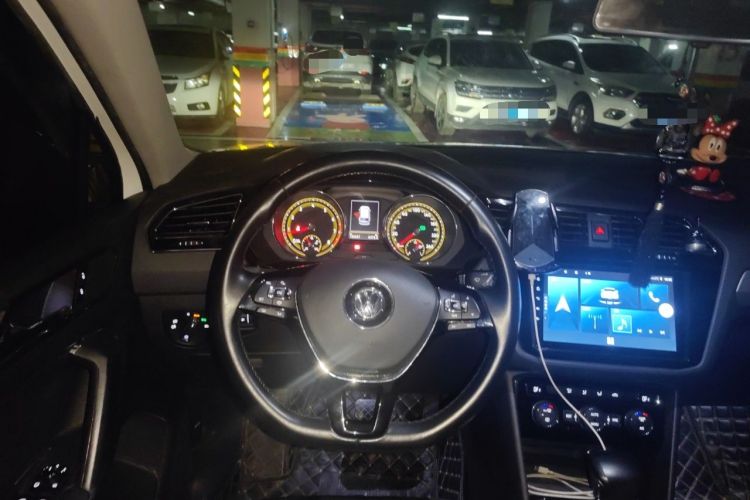 Used Volkswagen Tiguan L 2019 Updated Version 330TSI Automatic Two-Wheel Drive Panoramic Comfort Edition China VI Standard Steering Wheel