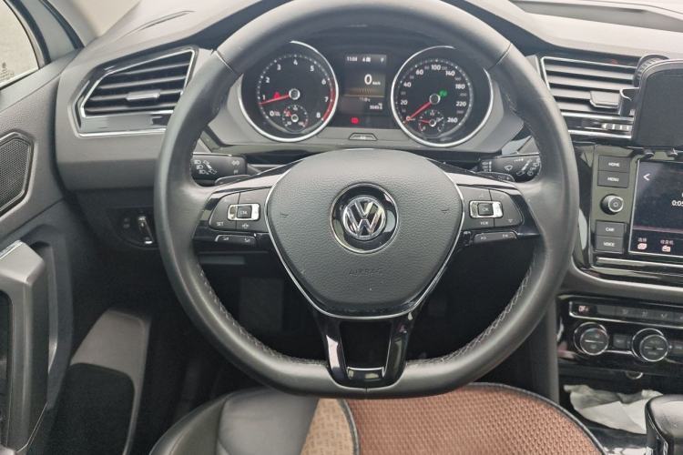 Used Volkswagen Tiguan L 2019 330TSI Automatic Two-Wheel Drive Panoramic Comfort Edition China V Standard Steering Wheel