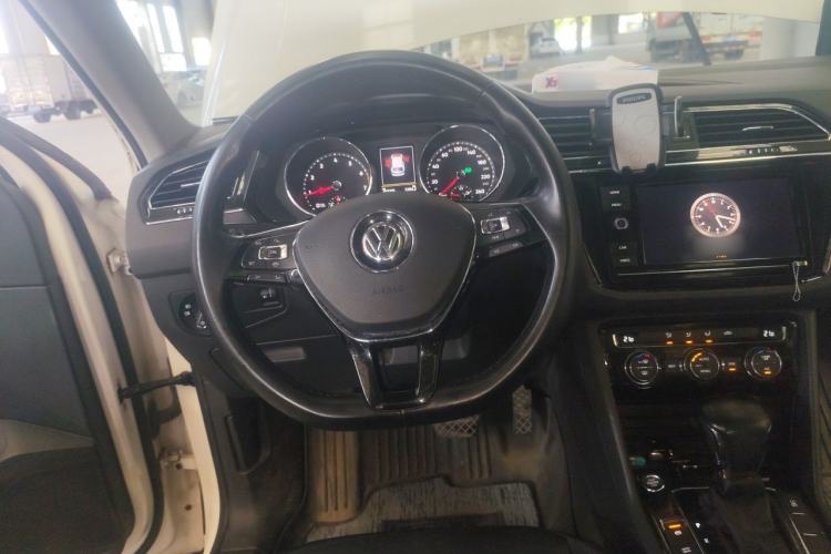 Used Volkswagen Tiguan L 2019 330TSI Automatic Two-Wheel Drive Panoramic Comfort Edition China VI Standard Steering Wheel