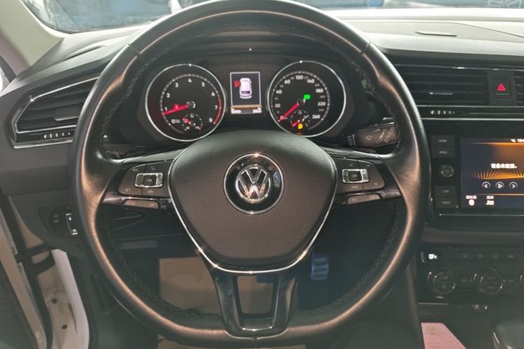 Used Volkswagen Tiguan L 2019 330TSI Automatic Two-Wheel Drive Panoramic Comfort Edition China V Standard Steering Wheel