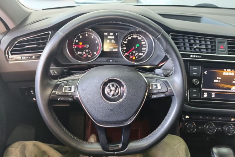 Used Volkswagen Tiguan L 2019 330TSI Automatic Two-Wheel Drive Panoramic Comfort Edition China VI Standard Steering Wheel