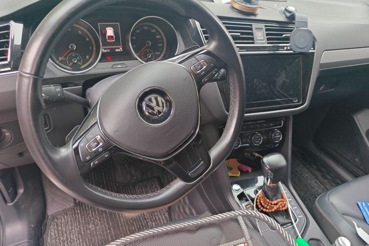 Used Volkswagen Tiguan L 2019 330TSI Automatic Two-Wheel Drive Smart Luxury Version China VI Standard Steering Wheel
