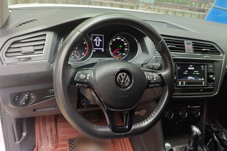 Used Volkswagen Tiguan L 2019 330TSI Automatic Two-Wheel Drive Luxury Edition China V Standard Steering Wheel