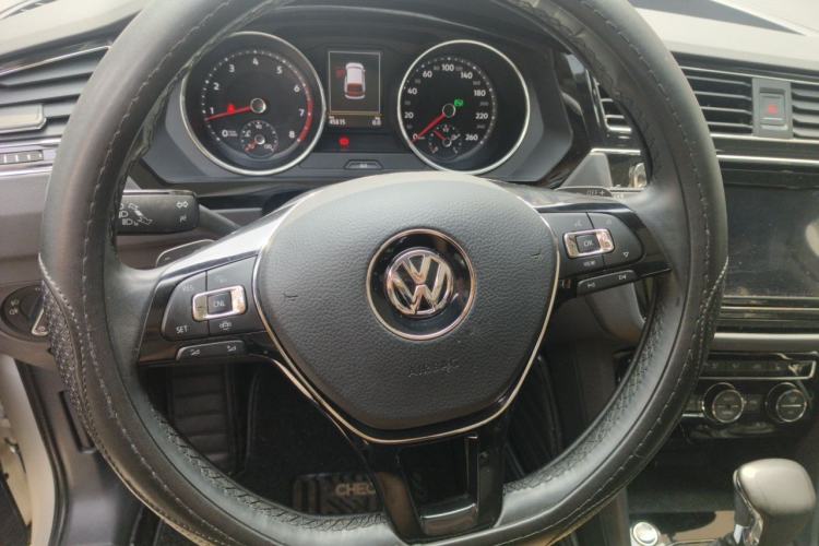 Used Volkswagen Tiguan L 2019 330TSI Automatic Two-Wheel Drive Smart Luxury Version China VI Standard Steering Wheel