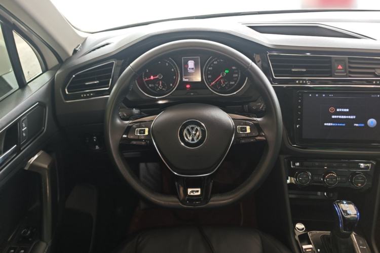 Used Volkswagen Tiguan L 2019 330TSI Automatic Two-Wheel Drive Panoramic Comfort Edition China V Standard Steering Wheel
