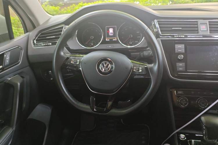 Used Volkswagen Tiguan L 2019 330TSI Automatic Two-Wheel Drive Panoramic Comfort Edition China VI Standard Steering Wheel
