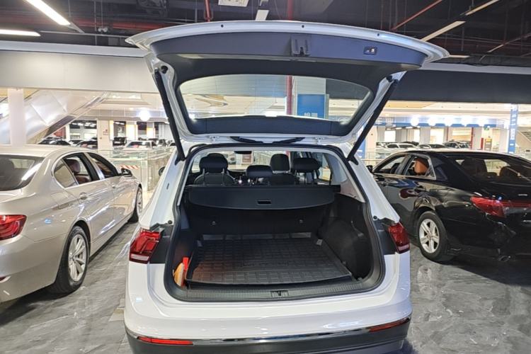 Used Volkswagen Tiguan L 2019 330TSI Automatic Two-Wheel Drive Smart Luxury Version China VI Standard Trunk