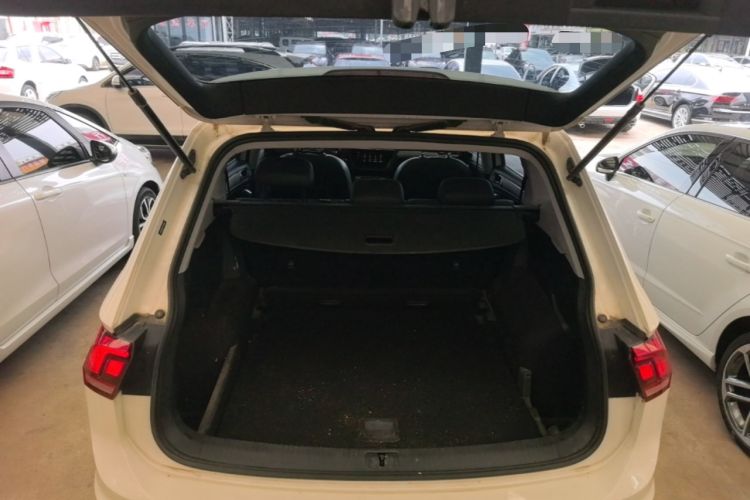 Used Volkswagen Tiguan L 2019 Updated Version 330TSI Automatic Two-Wheel Drive Panoramic Comfort Edition China VI Standard Trunk