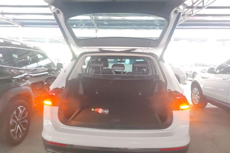 Used Volkswagen Tiguan L 2019 330TSI Automatic Two-Wheel Drive Smart Luxury Version China VI Standard Trunk