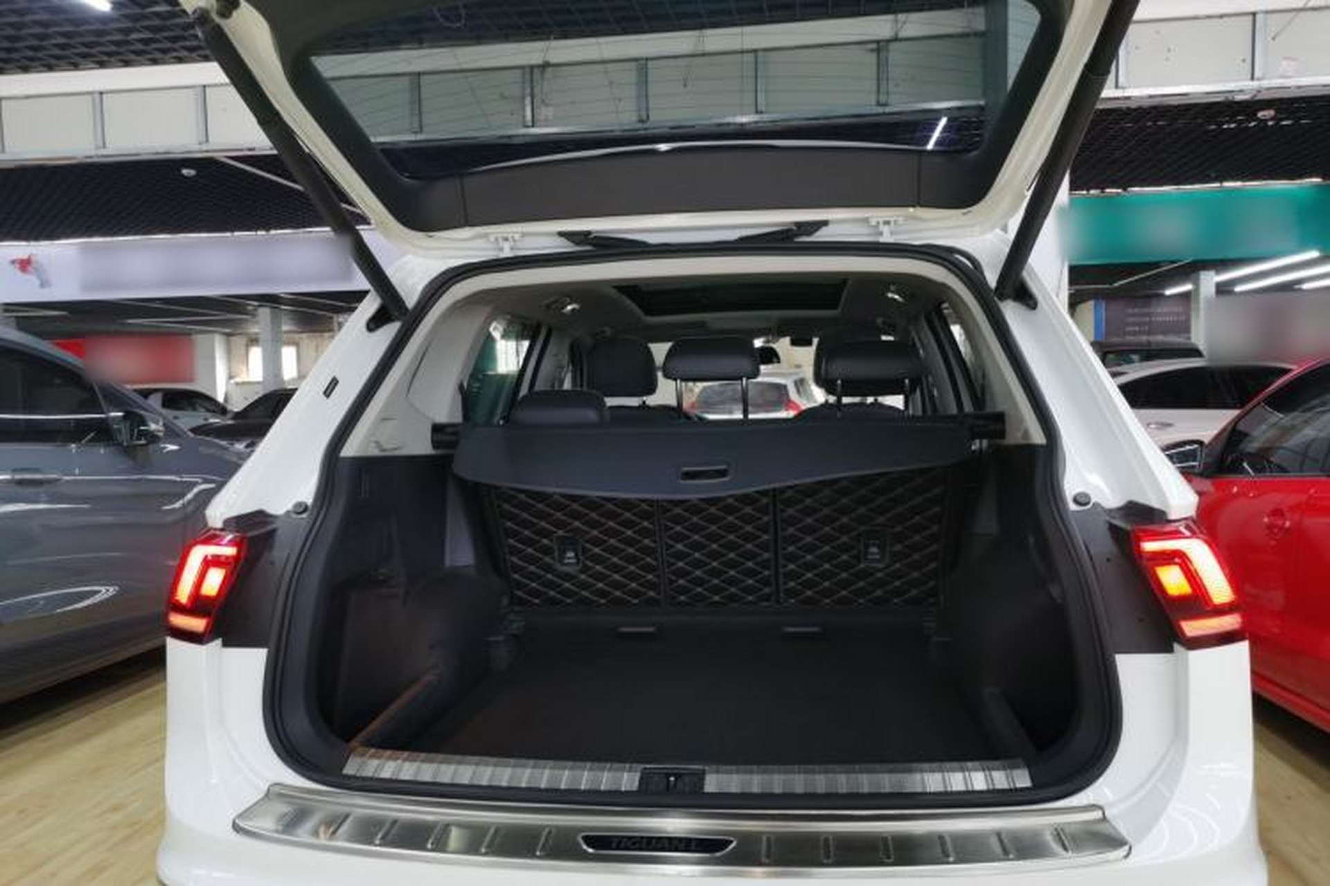 Used Volkswagen Tiguan L 2019 330TSI Automatic Two-Wheel Drive Smart Luxury Version China VI Standard Trunk
