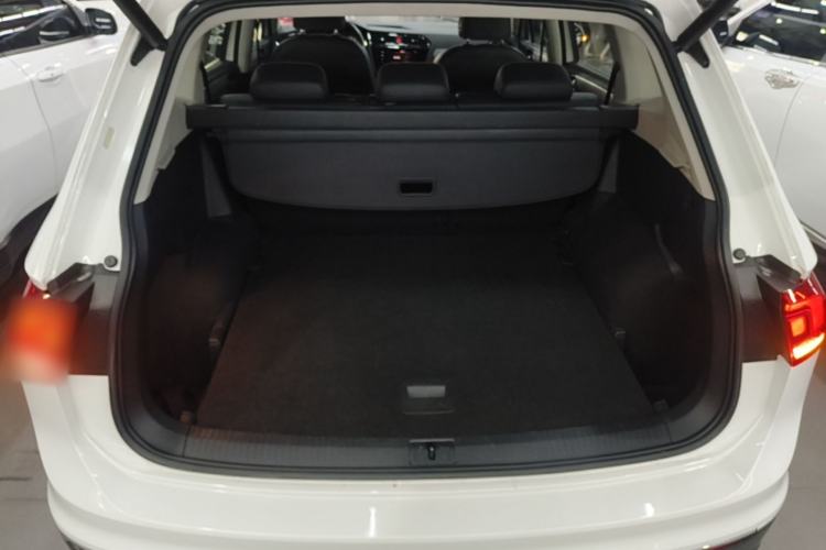 Used Volkswagen Tiguan L 2019 Revised 330TSI Automatic Two-Wheel Drive Smart & Luxury Edition China VI Standard Trunk