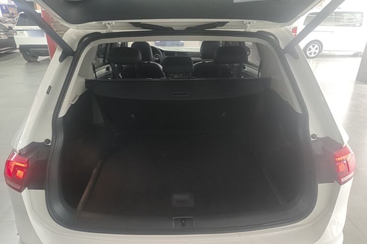 Used Volkswagen Tiguan L 2019 330TSI Automatic Two-Wheel Drive Smart Luxury Version China V Emission Standard Trunk