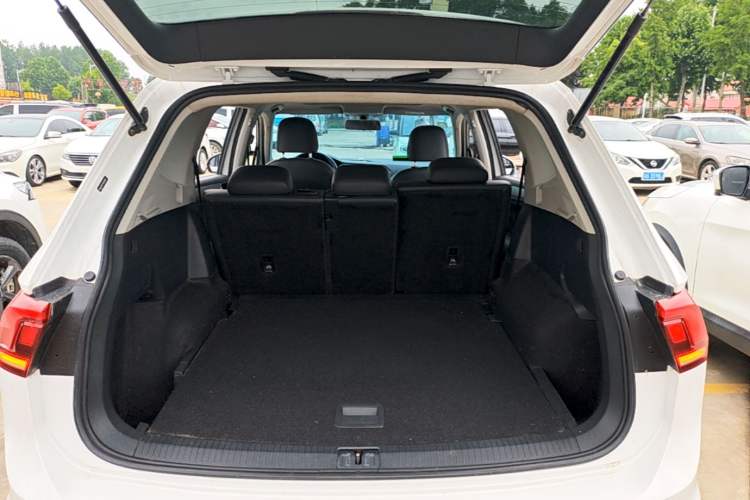 Used Volkswagen Tiguan L 2019 330TSI Automatic Two-Wheel Drive Panoramic Comfort Edition China VI Standard Trunk