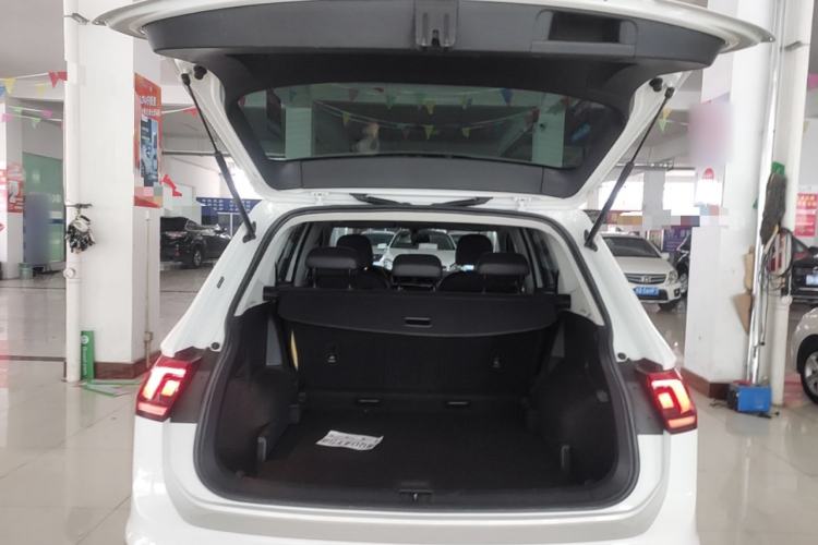 Used Volkswagen Tiguan L 2019 330TSI Automatic Two-Wheel Drive Panoramic Comfort Edition China V Standard Trunk