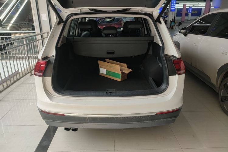 Used Volkswagen Tiguan L 2019 Revised 330TSI Automatic Two-Wheel Drive Smart & Luxury Edition China VI Standard Trunk