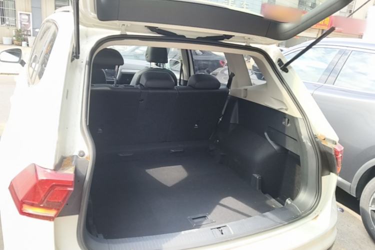 Used Volkswagen Tiguan L 2019 Updated Version 330TSI Automatic Two-Wheel Drive Panoramic Comfort Edition China VI Standard Trunk