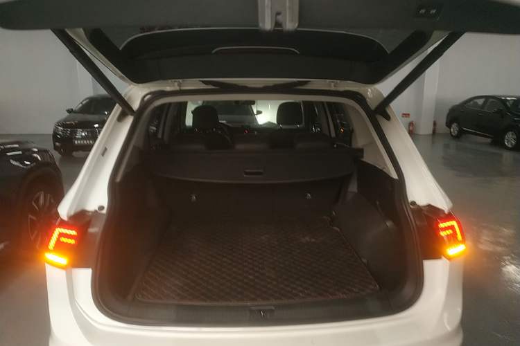 Used Volkswagen Tiguan L 2019 330TSI Automatic Two-Wheel Drive R-Line Flagship Model China VI Standard Trunk
