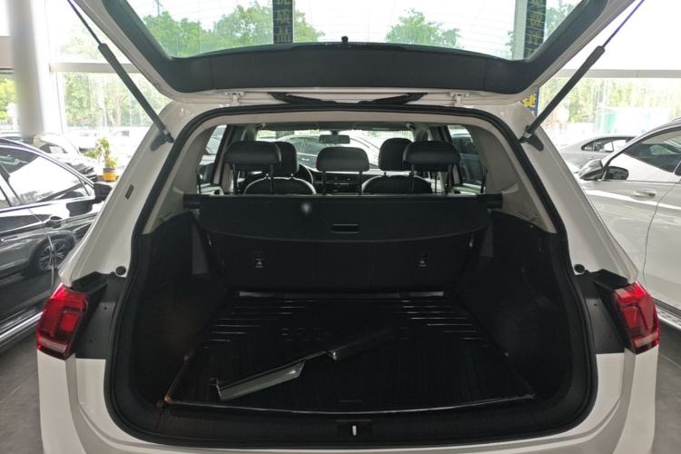 Used Volkswagen Tiguan L 2019 330TSI Automatic Two-Wheel Drive Panoramic Comfort Edition China V Standard Trunk