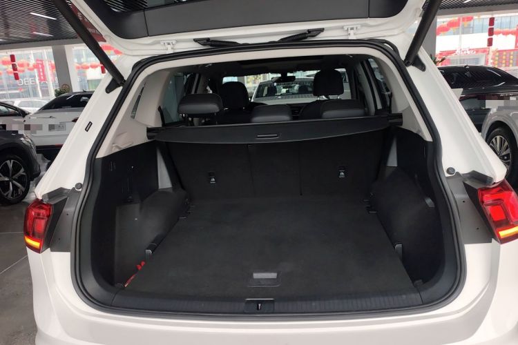 Used Volkswagen Tiguan L 2019 Revised 330TSI Automatic Two-Wheel Drive Smart & Luxury Edition China VI Standard Trunk