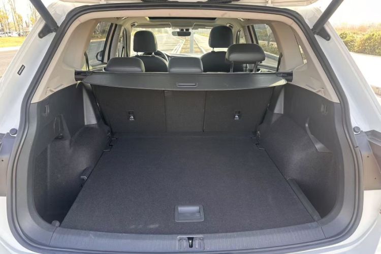 Used Volkswagen Tiguan L 2019 Restyled 330TSI Automatic Two-Wheel Drive R-Line Flagship Version China VI Standard Trunk