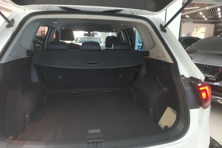 Used Volkswagen Tiguan L 2019 330TSI Automatic Two-Wheel Drive Luxury Edition China VI Standard Trunk