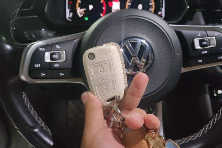 Used Volkswagen Tiguan L 2019 Restyled 330TSI Automatic Two-Wheel Drive R-Line Flagship Version China VI Standard Vehicle Key