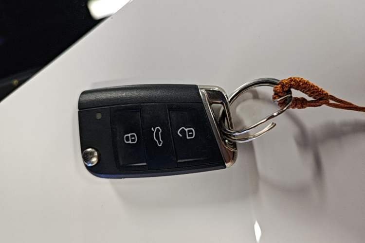 Used Volkswagen Tiguan L 2019 330TSI Automatic Two-Wheel Drive Smart Luxury Version China VI Standard Vehicle Key