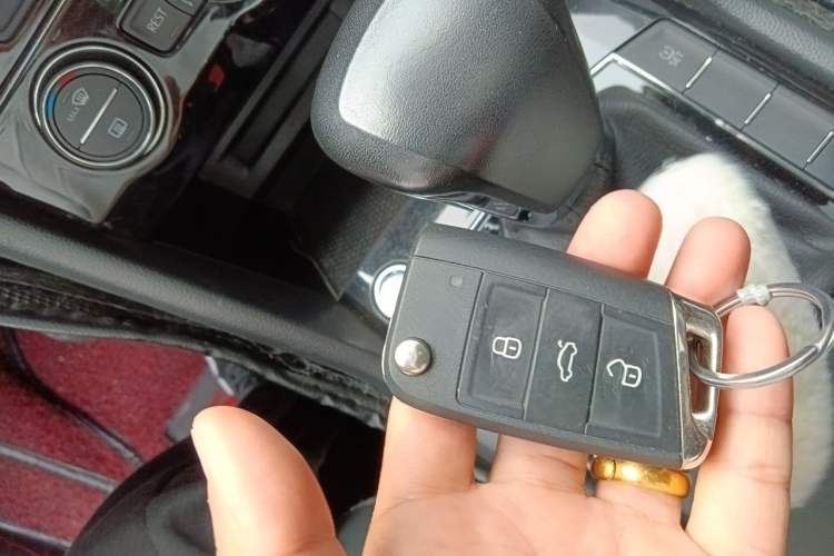 Used Volkswagen Tiguan L 2019 330TSI Automatic Two-Wheel Drive Panoramic Comfort Edition China VI Standard Vehicle Key