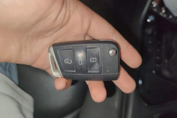 Used Volkswagen Tiguan L 2019 280TSI Automatic Two-Wheel Drive Panoramic Comfort Edition China V Standard Vehicle Key