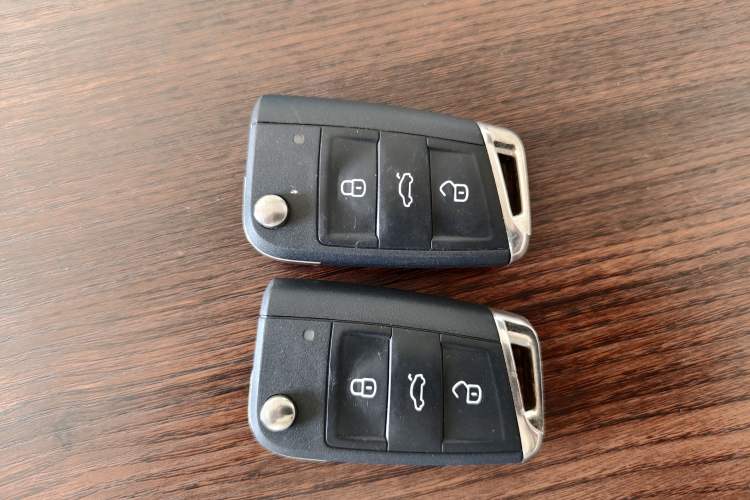 Used Volkswagen Tiguan L 2019 330TSI Automatic Two-Wheel Drive Panoramic Comfort Edition China VI Standard Vehicle Key