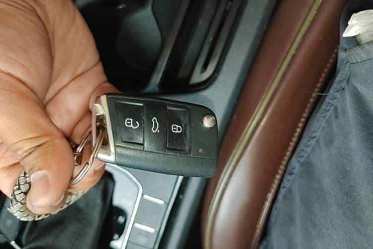 Used Volkswagen Tiguan L 2019 280TSI Automatic Two-Wheel Drive Panoramic Comfort Edition China VI Standard Vehicle Key