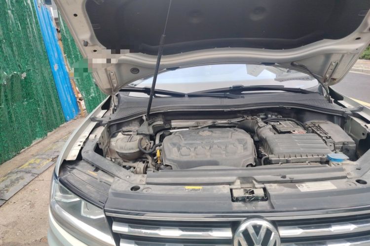 Used Volkswagen Tiguan L 2019 330TSI Automatic Two-Wheel Drive Panoramic Comfort Edition China V Standard Engine Bay Right