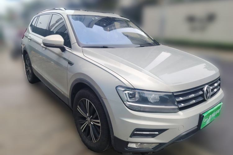 Used Volkswagen Tiguan L 2019 330TSI Automatic Two-Wheel Drive Panoramic Comfort Edition China V Standard Front Right 45 Deg