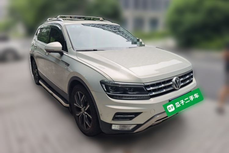 Used Volkswagen Tiguan L 2019 380TSI Automatic All-Wheel Drive Luxury Edition with 7 Seats China VI Standard Front Right 45 Deg