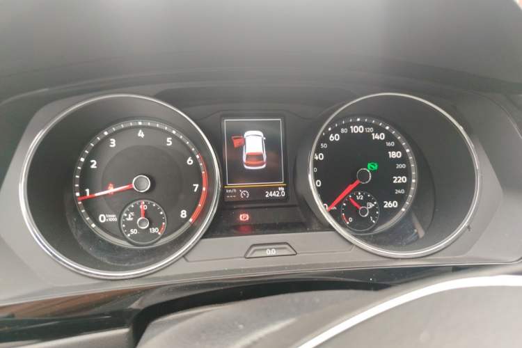 Used Volkswagen Tiguan L 2019 330TSI Automatic Two-Wheel Drive Panoramic Comfort Edition China V Standard Instrument Cluster