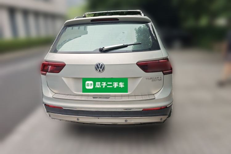 Used Volkswagen Tiguan L 2019 380TSI Automatic All-Wheel Drive Luxury Edition with 7 Seats China VI Standard Rear