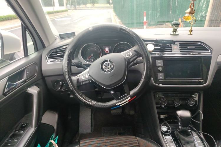 Used Volkswagen Tiguan L 2019 330TSI Automatic Two-Wheel Drive Panoramic Comfort Edition China V Standard Steering Wheel