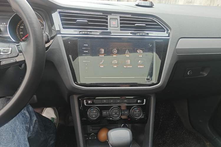 Used Volkswagen Tiguan L 2020 330TSI Automatic Two-Wheel Drive Panoramic Comfort Edition China VI Standard Audio And AC Panel