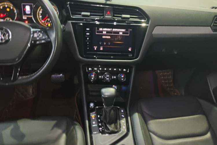 Used Volkswagen Tiguan L 2020 330TSI Automatic Two-Wheel Drive Smart Luxury Edition China VI Standard Audio And AC Panel